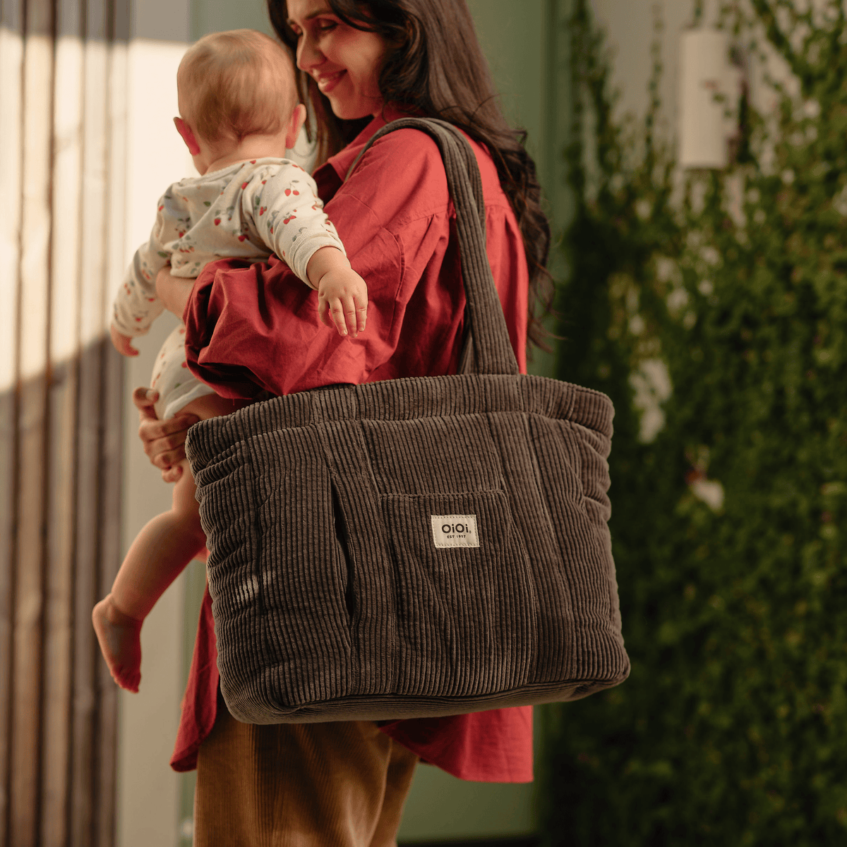 OiOi Everyday Tote - Chocolate Brown Corduroy