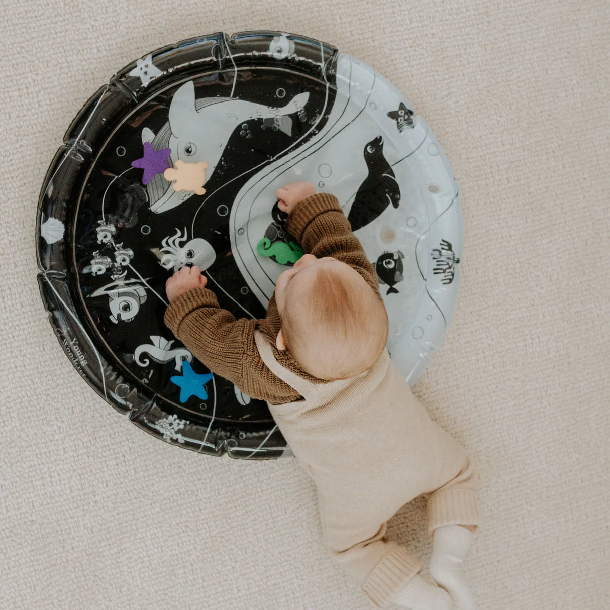 Young Wonderer Under the Sea High Contrast Water Mat