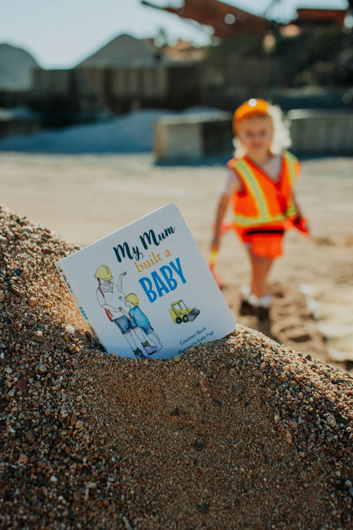 My Mum Built A Baby - Courtney Birch (Board Book)