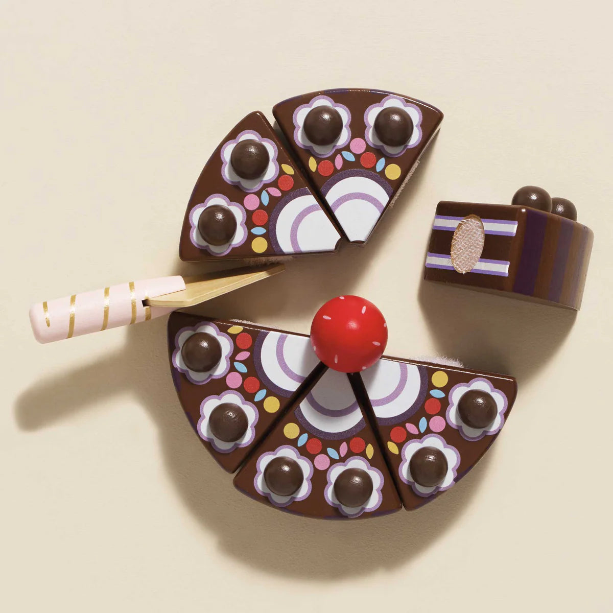 Le Toy Van Wooden Chocolate Gateau Cake