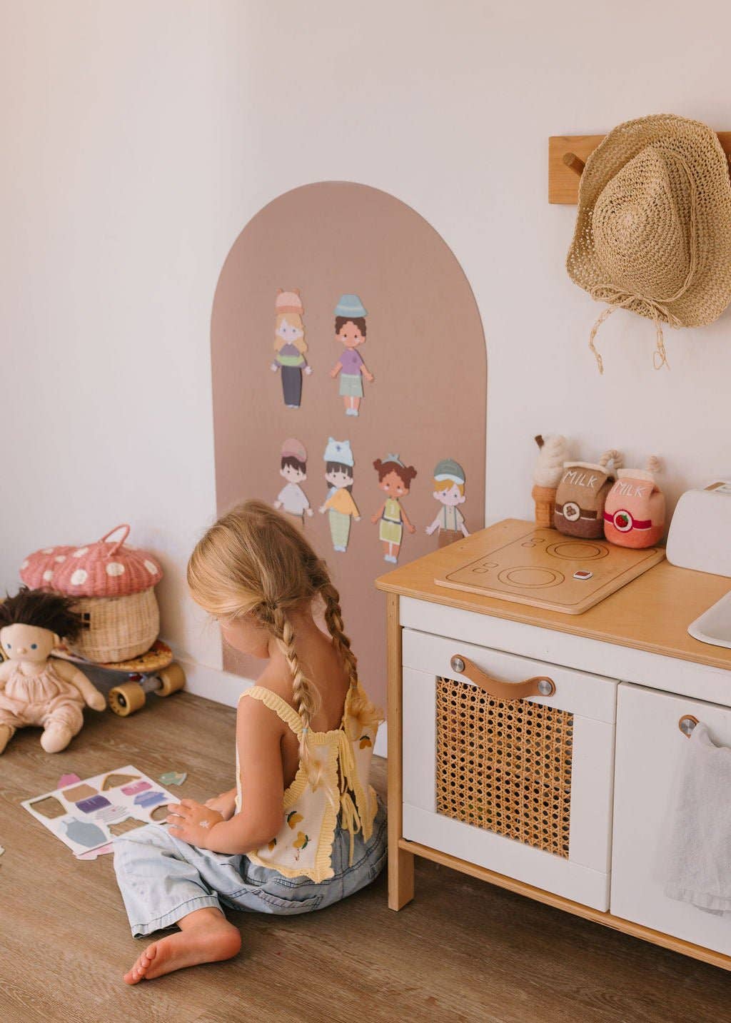 SmartyPals Dress Me Up Magnet Set - Mix & Match Magnetic Dolls for Kids