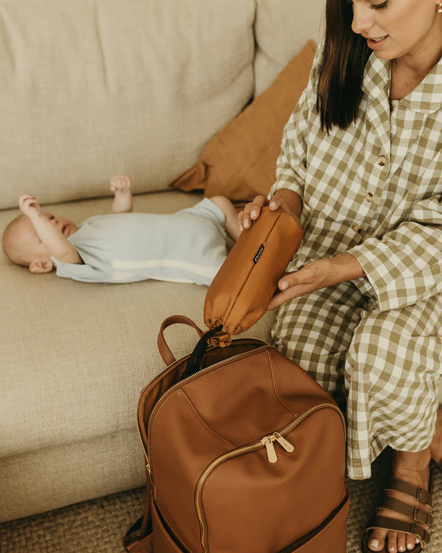 OiOi Mulitasker Nappy Backpack - Chestnut