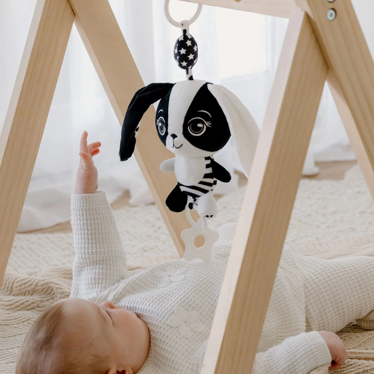 Young Wonderer High Contrast Hanging Pram Toy - Billie the Bunny