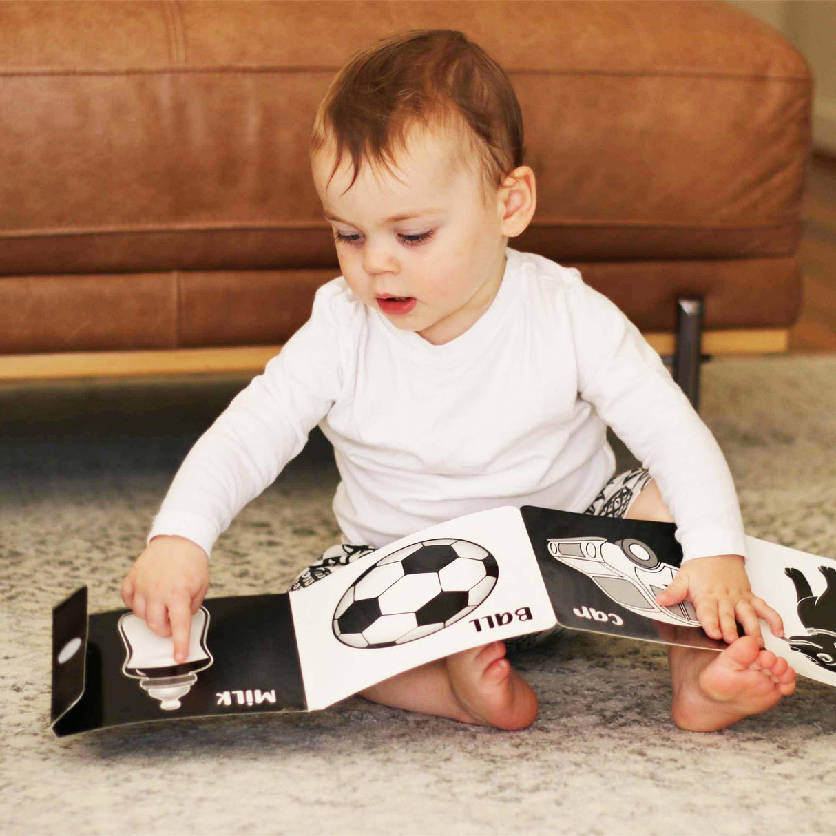 Young Wonderer High Contrast Book - Welcome To The World Little One