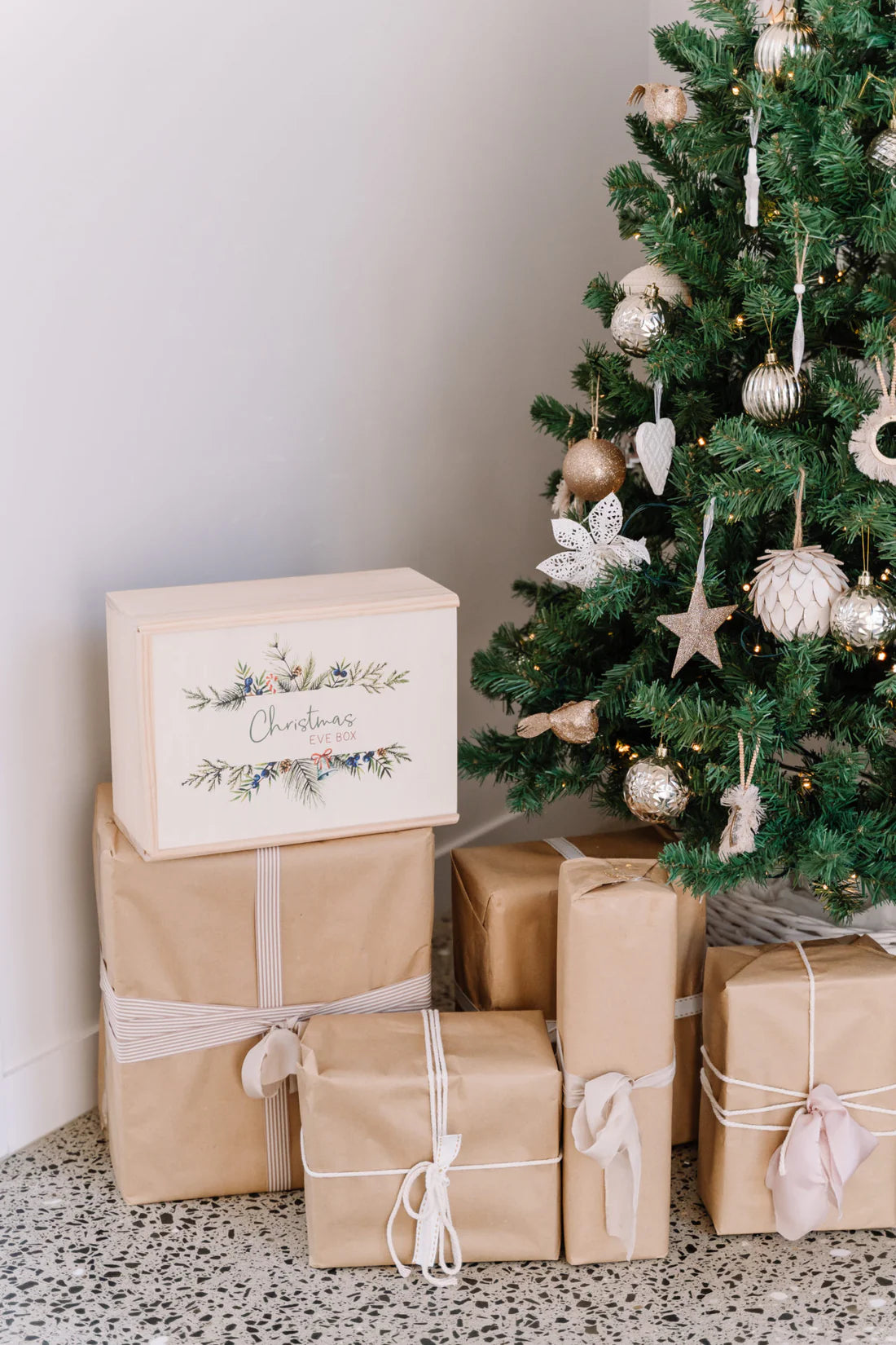 Timber Tinkers Christmas Box - Christmas Floral