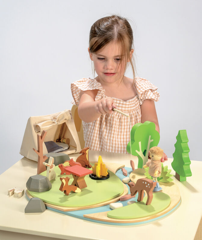 Tender Lead Wildlife Camping Playset