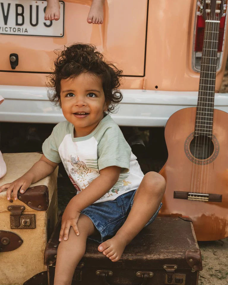 Minihaha Clayton Farm Scene Tee