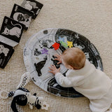 Young Wonderer Hello Little One! High Contrast Sensory Gift Set