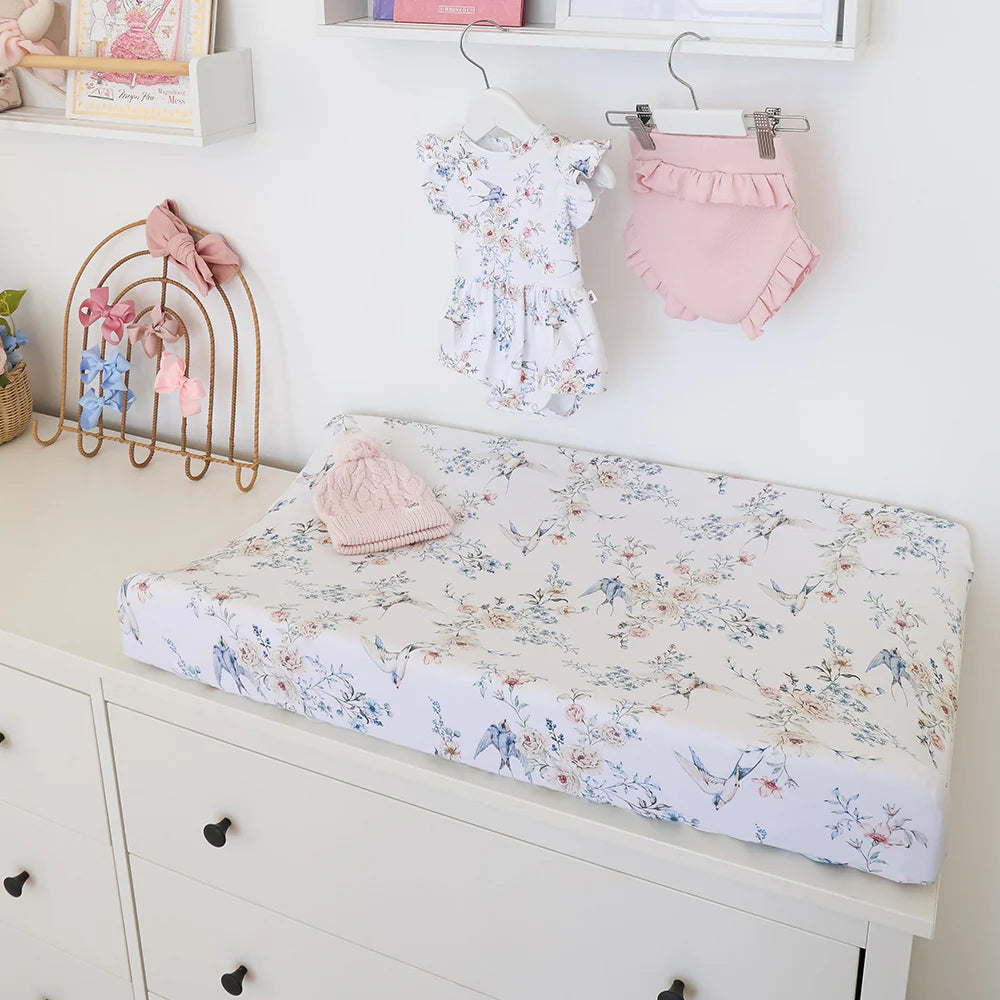 Snuggle Hunny Organic Bassinet Sheet / Change Pad Cover - Sweet Swallows